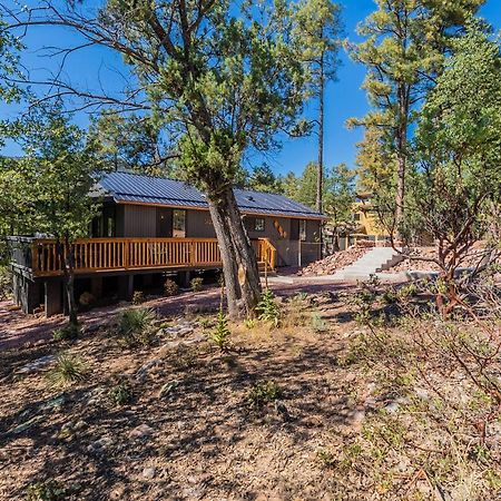 The Pine House - Cozy Mid-Century Modern, Pet-Friendly Villa Kültér fotó