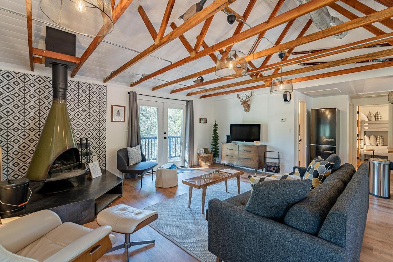 The Pine House - Cozy Mid-Century Modern, Pet-Friendly Villa Kültér fotó