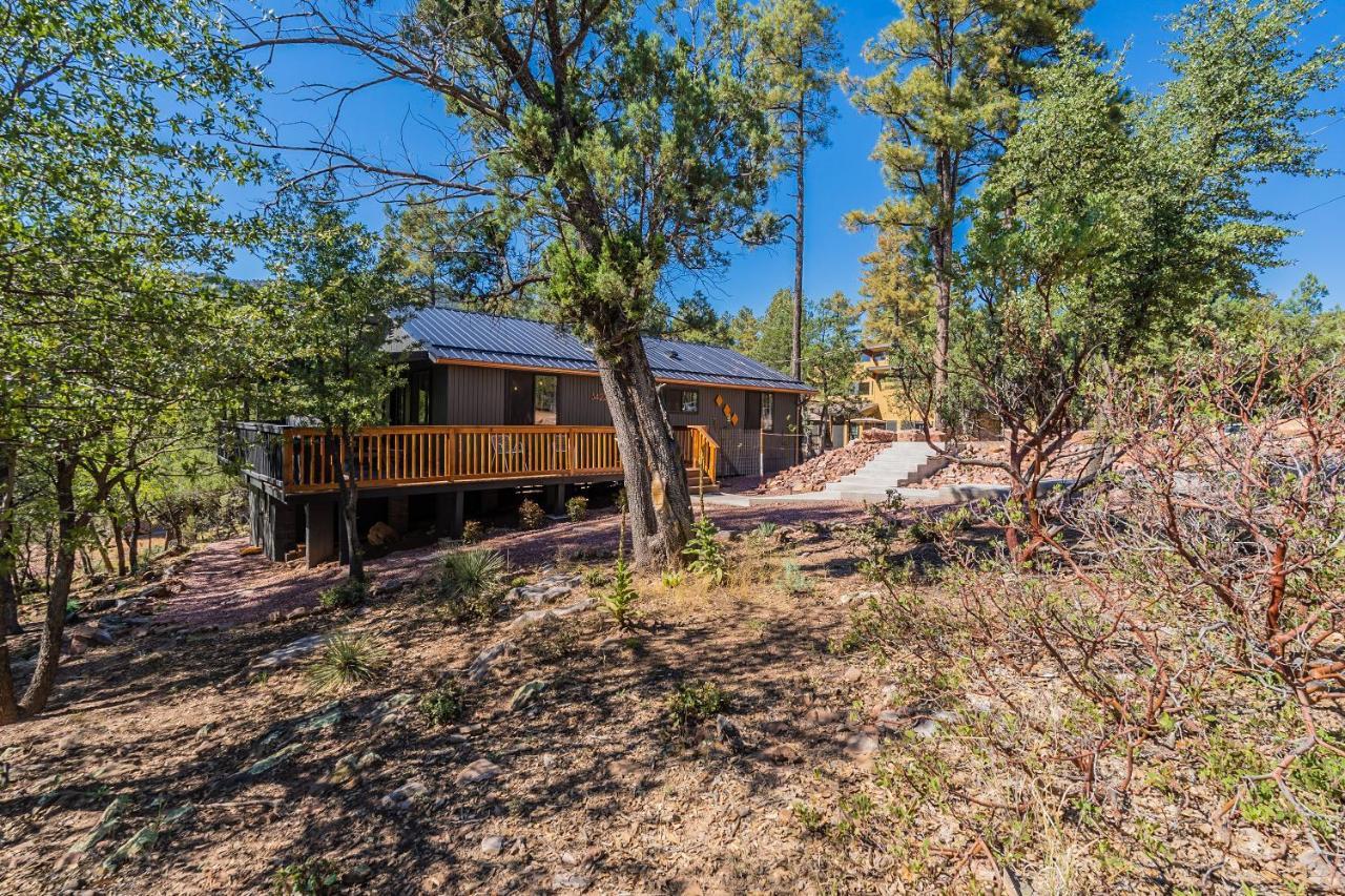 The Pine House - Cozy Mid-Century Modern, Pet-Friendly Villa Kültér fotó