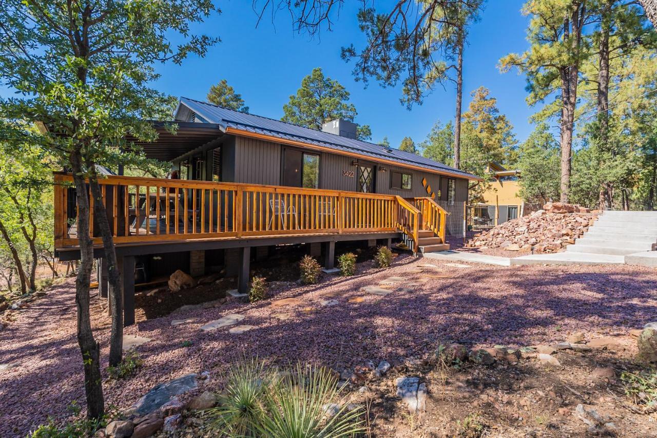 The Pine House - Cozy Mid-Century Modern, Pet-Friendly Villa Kültér fotó